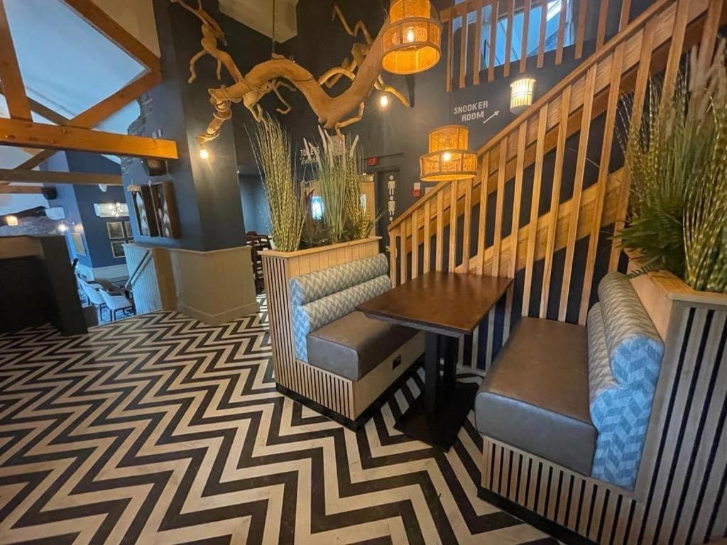 Number 57 Brynteg Hotel เคอร์นาวอน ภายนอก รูปภาพ